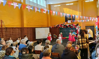2 мая в МБОУ "Черлакская СОШ" прошёл вечер встречи выпускников разных лет, посвященнный 95 годовщине школы 2 мая в МБОУ "Черлакская СОШ" прошёл вечер встречи выпускников разных лет, посвященнный 95 годовщине школы.
