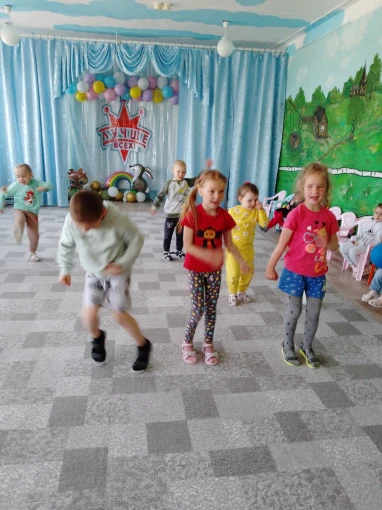 Сегодня ребята нашего детского сада очень весело провели время на празднике "Лето, здравствуй!" Сегодня ребята нашего детского сада очень весело провели время на празднике "Лето, здравствуй!".