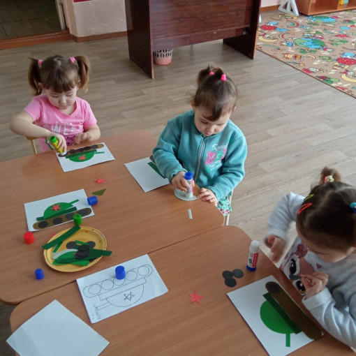 В этом году, в связи с болезнью деток, мы пропустили главный праздник всех мужчин - День Защитника Отечества. В этом году, в связи с болезнью деток, мы пропустили главный праздник всех мужчин - День Защитника Отечества.
