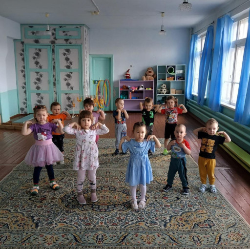 Каждый день в нашем детском саду - это впечатления, игры, общение, занятия интересными делами, творчество Каждый день в нашем детском саду - это впечатления, игры, общение, занятия интересными делами, творчество.