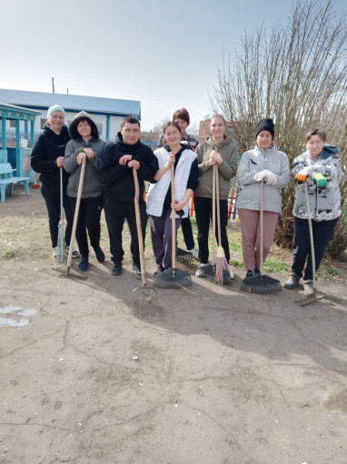 В нашем детском саду был проведен весенний субботник, в котором приняли участие сотрудники дошкольного учреждения, а так же родители воспитанников детского сада В нашем детском саду был проведен весенний субботник, в котором приняли участие сотрудники дошкольного учреждения, а так же родители воспитанников детского сада.